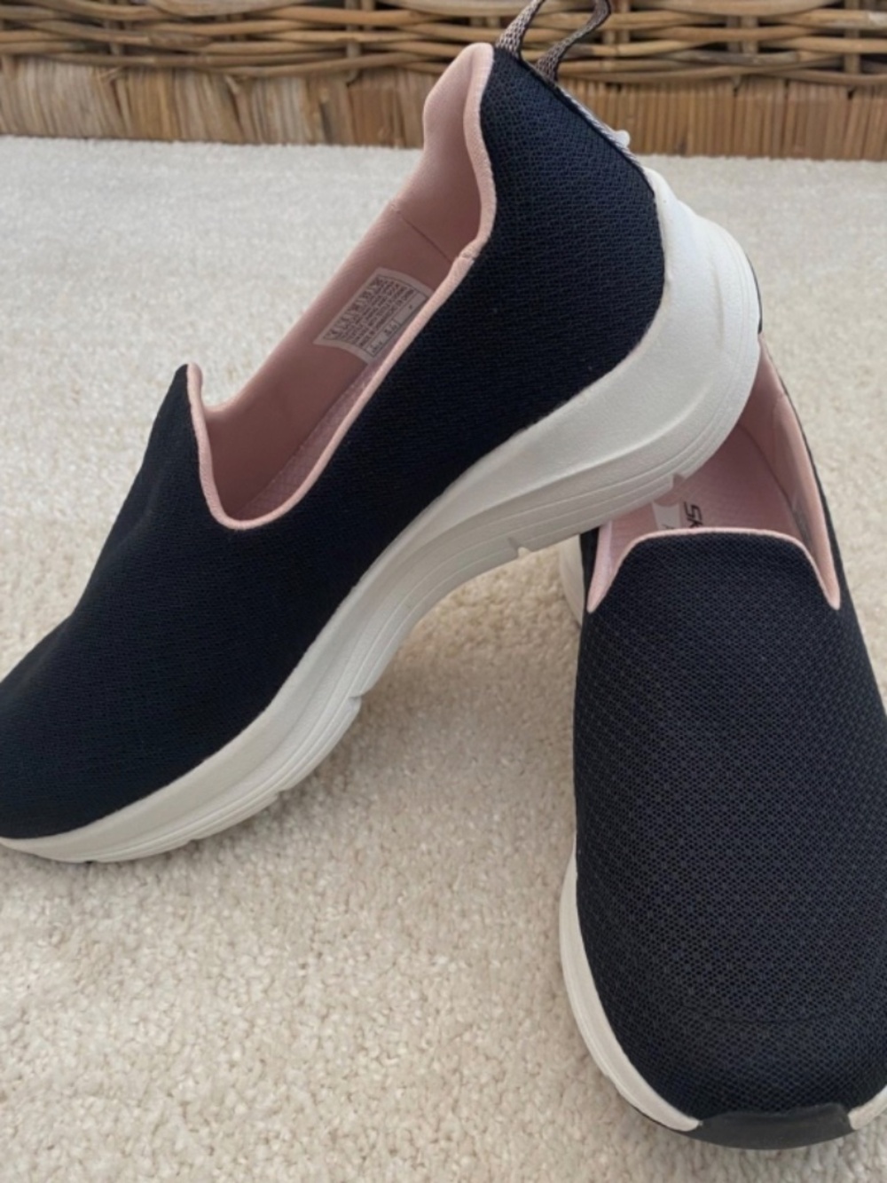Skechers Arch Comfort Slip-On Athletic Shoes Women’s Size 6